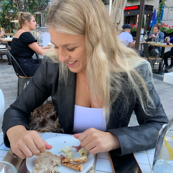 Meet your Posher, Hannah - Picture 6 of 11